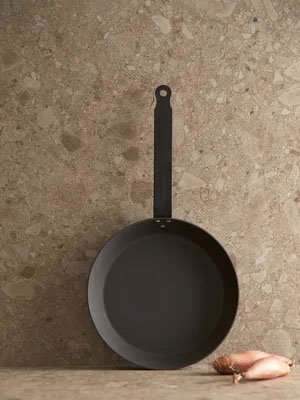 BLACK PAVO FRYING PAN 24 FROM VINGA